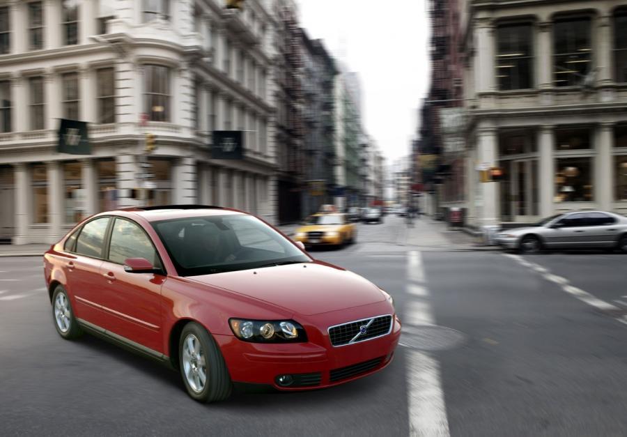  Volvo S40 2011 года  (фото 2 из 10)